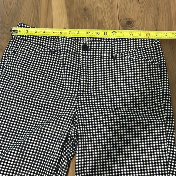 St. John's Bay Black and White Flat Front Shorts - Picture 6 of 8